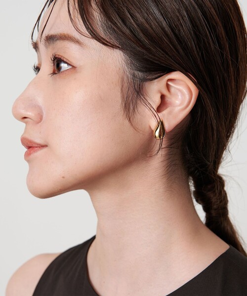 UNITED ARROWS(ユナイテッドアローズ)の「ドロップイヤリング(イヤリング・レディース・ゴールド/シルバー・FREE)」の1枚目の写真