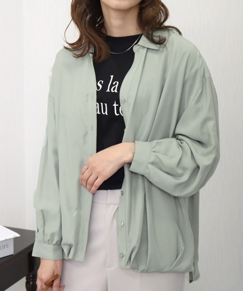 libelle more（リベル モア）の「とろみフランス綾　裾タックシャツ（シャツ/ブラウス・レディース・イエロー/ライトカーキ/オフホワイト/ブラック・M/L）」の4枚目の写真