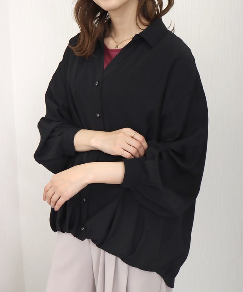 libelle more（リベル モア）の「とろみフランス綾　裾タックシャツ（シャツ/ブラウス・レディース・イエロー/ライトカーキ/オフホワイト/ブラック・M/L）」の3枚目の写真