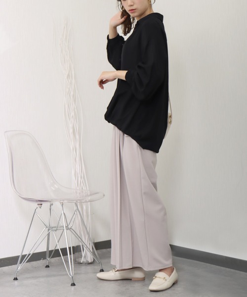 libelle more（リベル モア）の「とろみフランス綾　裾タックシャツ（シャツ/ブラウス・レディース・イエロー/ライトカーキ/オフホワイト/ブラック・M/L）」の11枚目の写真