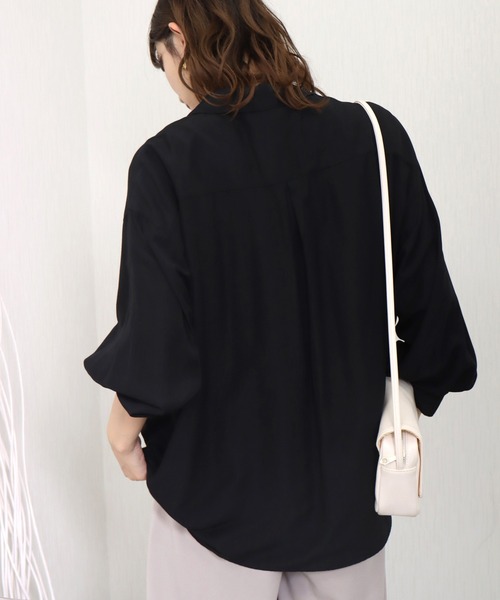 libelle more（リベル モア）の「とろみフランス綾　裾タックシャツ（シャツ/ブラウス・レディース・イエロー/ライトカーキ/オフホワイト/ブラック・M/L）」の13枚目の写真