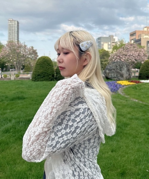 F i.n.t（フィント）の「パールマーガレットヘアピン/ fint　フィント（ヘアピン・レディース・ピンク/オフホワイト/ブルーグレー・FREE）」の3枚目の写真