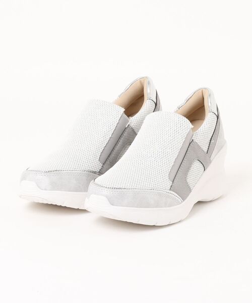 Round About（Bridget Birkin）（ラウンド アバウト）の「【Round About】ヒールアップスリッポンスニーカー(455100)（スニーカー・レディース・ゴールド/シルバー/ブラック・24.5/24/23.5/23/22.5）」の6枚目の写真