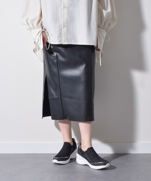 Round About（Bridget Birkin）（ラウンド アバウト）の「【Round About】ヒールアップスリッポンスニーカー(455100)（スニーカー・レディース・ゴールド/シルバー/ブラック・24.5/24/23.5/23/22.5）」の11枚目の写真