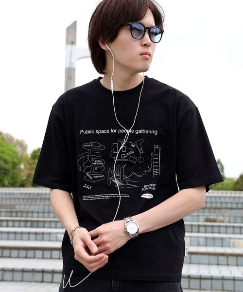 FFEIN（フェイン）の「【FFEIN（フェイン）】グラフィックショート丈Tシャツ / Tシャツ 短丈 クルーネック 半袖 ショート丈（Tシャツ/カットソー・メンズ・アッシュグレー/ブラック/ネイビー・LARGE/SMALL/MEDIUM）」の2枚目の写真