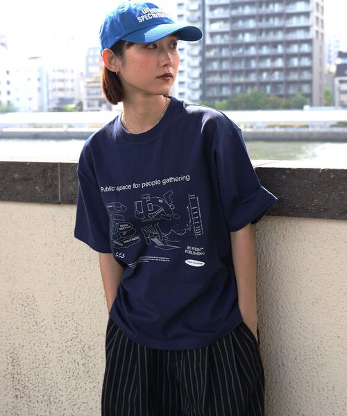 FFEIN（フェイン）の「【FFEIN（フェイン）】グラフィックショート丈Tシャツ / Tシャツ 短丈 クルーネック 半袖 ショート丈（Tシャツ/カットソー・メンズ・アッシュグレー/ブラック/ネイビー・LARGE/SMALL/MEDIUM）」の20枚目の写真