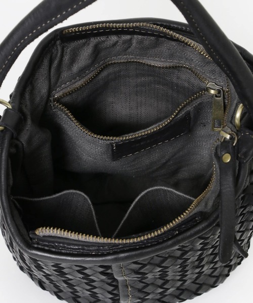 美品URBAN RESEARCH ブラックレザー　Mサイズ セール】メッシュ編みレザースクエアバッグ（トートバッグ