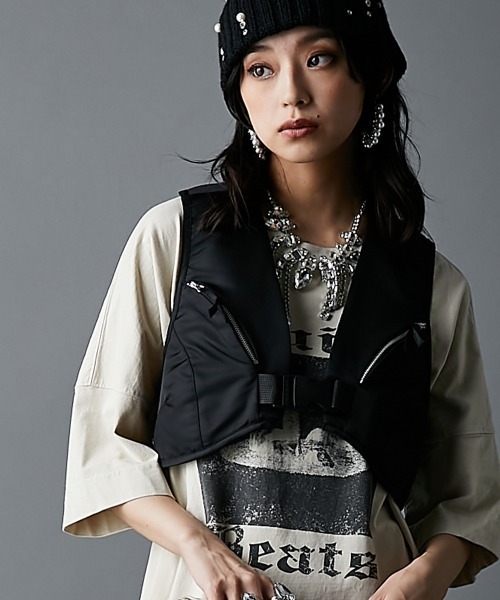 GEVS.(ジェイヴィス)の「ナイロンベスト<大きいサイズ有>GEVS.(ベスト・レディース・ブラック/グレー・3L/LL/L/M/5L/4L)」の1枚目の写真