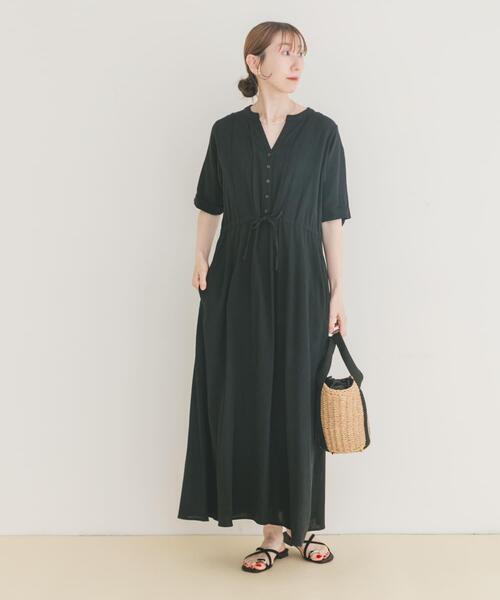 ITEMS URBANRESEARCH(アイテムズ アーバンリサーチ)の「ドライコットンタックワンピース(ワンピース・レディース・レッド/ブラック/モカ・FREE)」の1枚目の写真
