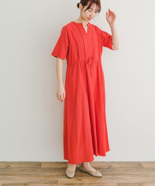 ITEMS URBANRESEARCH(アイテムズ アーバンリサーチ)の「ドライコットンタックワンピース(ワンピース・レディース・レッド/ブラック/モカ・FREE)」の4枚目の写真