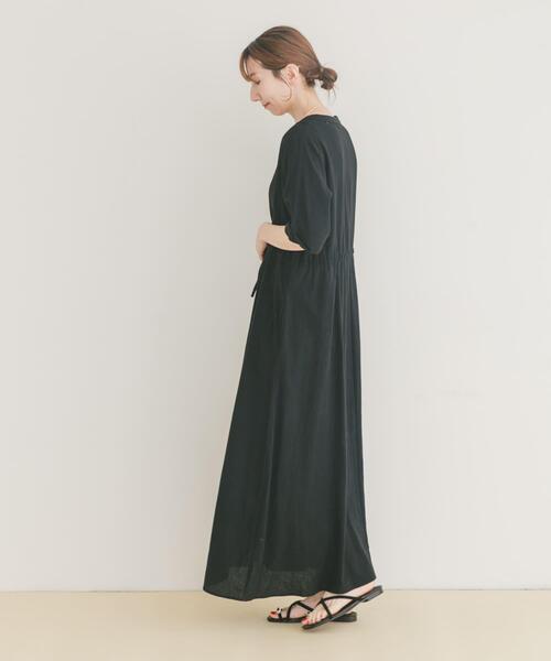 ITEMS URBANRESEARCH(アイテムズ アーバンリサーチ)の「ドライコットンタックワンピース(ワンピース・レディース・レッド/ブラック/モカ・FREE)」の18枚目の写真