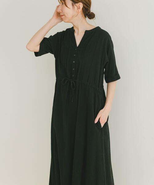 ITEMS URBANRESEARCH(アイテムズ アーバンリサーチ)の「ドライコットンタックワンピース(ワンピース・レディース・レッド/ブラック/モカ・FREE)」の21枚目の写真