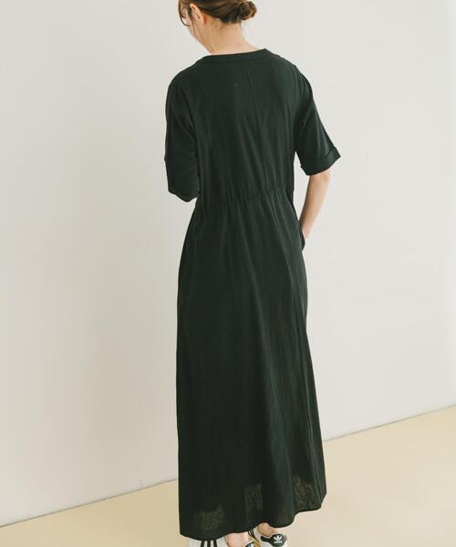 ITEMS URBANRESEARCH(アイテムズ アーバンリサーチ)の「ドライコットンタックワンピース(ワンピース・レディース・レッド/ブラック/モカ・FREE)」の22枚目の写真