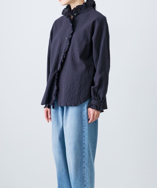 25ss かぐれ コットンフリルカラーシャツ チャコール 4105033_base.jpg