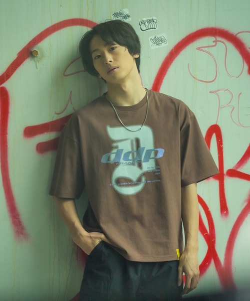 ddp（ディーディーピー）の「【DDP】別注 プリント 半袖Tシャツ（Tシャツ/カットソー・メンズ・ブラック系1/ブラック系/ホワイト系2/ホワイト系1/ホワイト系/ブラウン/ブラック/ホワイト/グリーン系2/グリーン系1/ブラウン系/ブラック系2・SMALL/MEDIUM/X-LARGE/LARGE）」の19枚目の写真