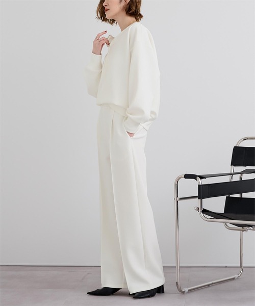 UR'S(ユアーズ)の「Vネックトップス×パンツ/ボンディングセットアップ(セットアップ・レディース・チャコール/ホワイト/ブラック・L/M/S)」の2枚目の写真