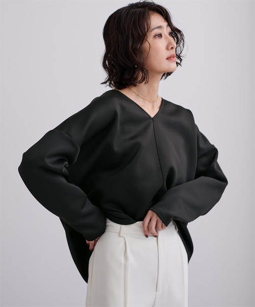 UR'S(ユアーズ)の「Vネックトップス×パンツ/ボンディングセットアップ(セットアップ・レディース・チャコール/ホワイト/ブラック・L/M/S)」の1枚目の写真