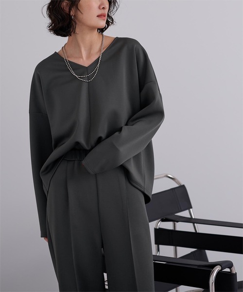 UR'S(ユアーズ)の「Vネックトップス×パンツ/ボンディングセットアップ(セットアップ・レディース・チャコール/ホワイト/ブラック・L/M/S)」の17枚目の写真