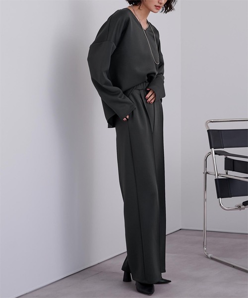 UR'S(ユアーズ)の「Vネックトップス×パンツ/ボンディングセットアップ(セットアップ・レディース・チャコール/ホワイト/ブラック・L/M/S)」の18枚目の写真
