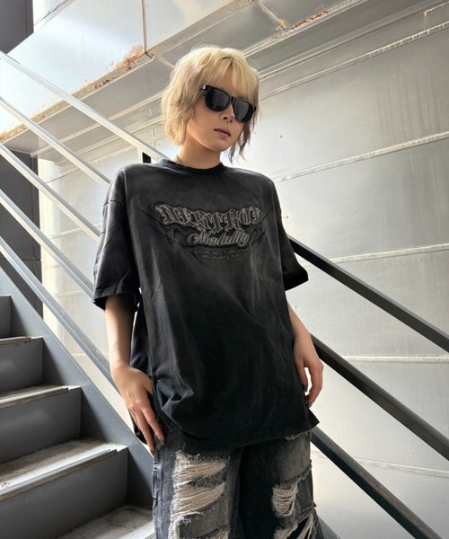 ATMARK(アットマーク)の「《2サイズ展開 / UNISEX 》SMK TRENDSTUDIO ボックスTee(Tシャツ/カットソー・レディース・ブラック/ピンク・MEDIUM/LARGE)」の3枚目の写真