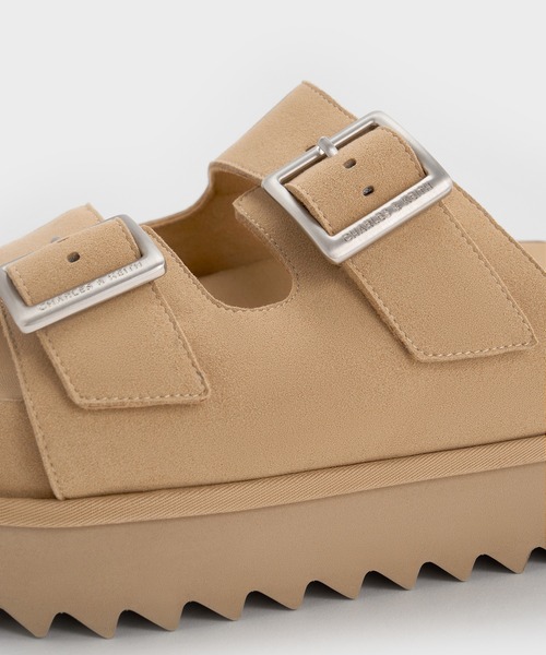 CHARLES & KEITH(チャールズ & キース)の「バックルダブルストラップ フラットフォームサンダル(サンダル・レディース・セージグリーン/ベージュ・23.5cm/23cm/22.5cm/26.5cm/25.5cm/25cm/24.5cm)」の4枚目の写真