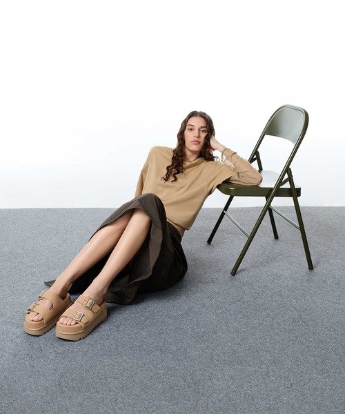 CHARLES & KEITH(チャールズ & キース)の「バックルダブルストラップ フラットフォームサンダル(サンダル・レディース・セージグリーン/ベージュ・23.5cm/23cm/22.5cm/26.5cm/25.5cm/25cm/24.5cm)」の12枚目の写真