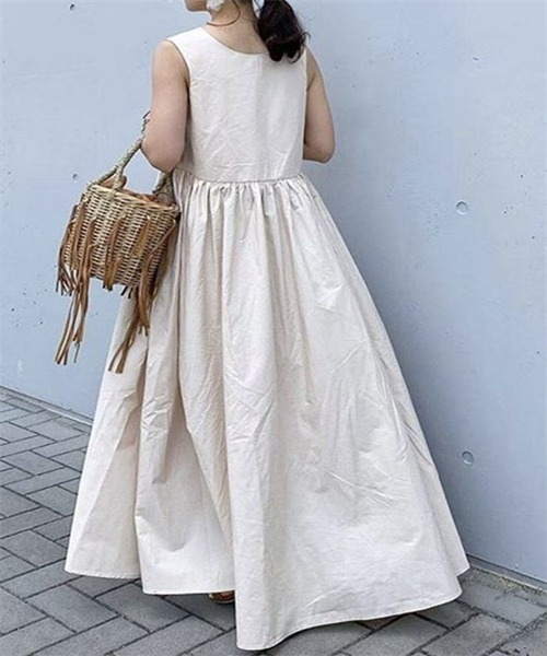 FREE STYLISTS(フリー スタイリスト)の「Vネック ノースリーブマキシ丈ワンピース(ワンピース・レディース・ブラック/ベージュ/ブラウン・M/L)」の10枚目の写真