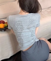 キラキラストーンエンジェルモチーフコンパクトTシャツ