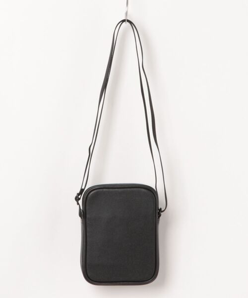 FRED PERRY（フレッドペリー）の「【FRED PERRY】SCOTCHGRAIN LEATHER SIDE BAG L1189（ショルダーバッグ・メンズ・ブラック・FREE）」の7枚目の写真