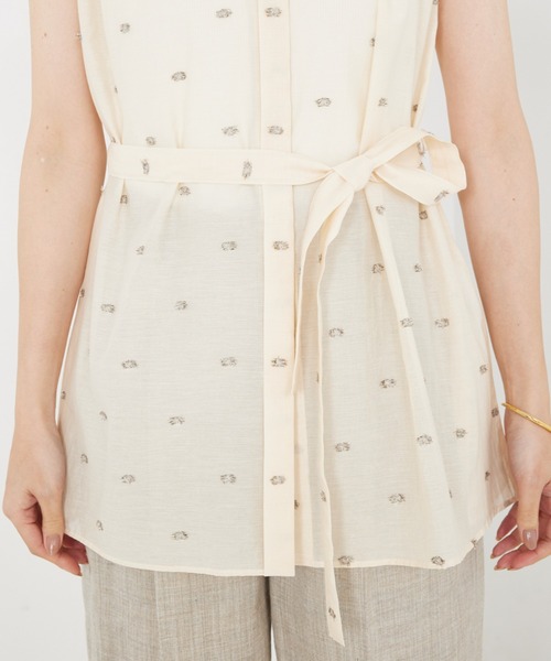 qualite(カリテ)の「カットドビーチュニックブラウス/夏服(シャツ/ブラウス・レディース・ベージュ・フリー)」の12枚目の写真