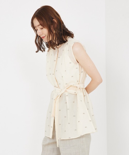 qualite(カリテ)の「カットドビーチュニックブラウス/夏服(シャツ/ブラウス・レディース・ベージュ・フリー)」の19枚目の写真