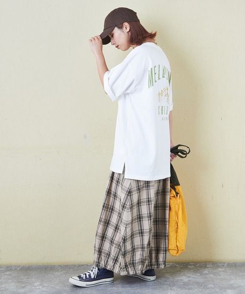 CUBE SUGAR（キューブシュガー）の「シルケット風天竺接触冷感バックプリントTシャツ（Tシャツ/カットソー・レディース・ブラック/サックスブルー/ホワイト/オートミール/マルチ・M）」の8枚目の写真