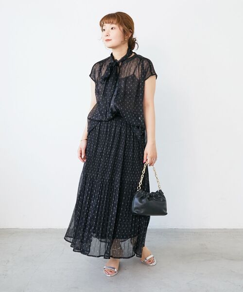 le.coeur blanc(ルクールブラン)の「楊柳フラワープリントランダムプリーツスカート(スカート・レディース・ブラック系その他/ホワイト系その他2・38)」の12枚目の写真