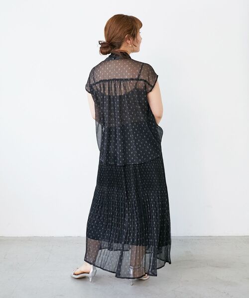 le.coeur blanc(ルクールブラン)の「楊柳フラワープリントランダムプリーツスカート(スカート・レディース・ブラック系その他/ホワイト系その他2・38)」の14枚目の写真