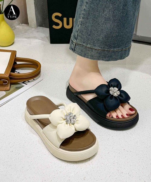 LOWO(ロワ)の「【選べる2タイプ】フラワーモチーフ ビジュー 厚底 サンダル(サンダル・レディース・ホワイト/ブラック/ブラック系その他/ホワイト系その他・35(22.5)/37(23.5)/36(23)/38(24)/39(24.5/40(25))」の11枚目の写真