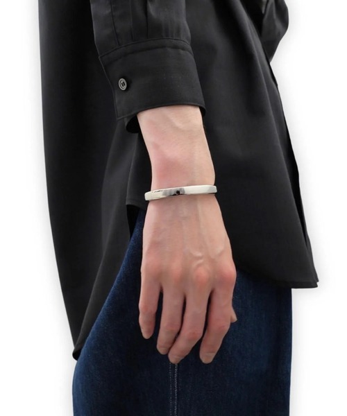 ACE by MORIZANE（エースバイモリザネ）の「【ACE by morizane】square cuff gradation plated（バングル/リストバンド・メンズ・シルバー×ゴールド・SMALL）」の3枚目の写真