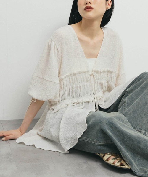 KBF（ケイビーエフ）の「フロントリボンチュニック（シャツ/ブラウス・レディース・ブラウン/アイボリー/ブラック・ONE）」の5枚目の写真