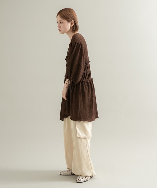 KBF（ケイビーエフ）の「フロントリボンチュニック（シャツ/ブラウス・レディース・ブラウン/アイボリー/ブラック・ONE）」の18枚目の写真