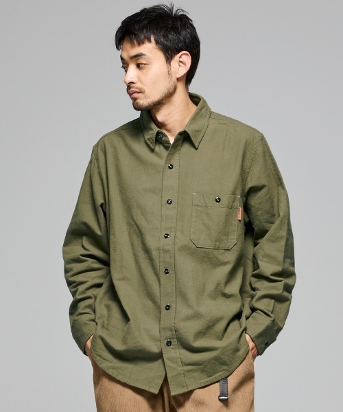 KRIFF MAYER（クリフメイヤー）の「ビエラ無地長袖シャツ（シャツ/ブラウス・メンズ・ナチュラル/チャコール/モカ/オリーブ/カラフル・MEDIUM/LARGE/X-LARGE）」の6枚目の写真