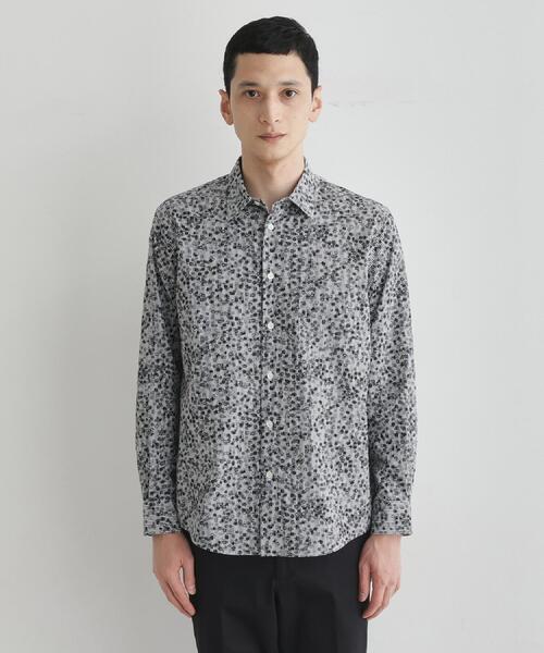 TAKEO KIKUCHI（タケオキクチ）の「ストライプ小花 長袖シャツ（シャツ/ブラウス・メンズ・ブルーグリーン/グレー系/ブラウン系その他2・01/03/02/04）」の2枚目の写真