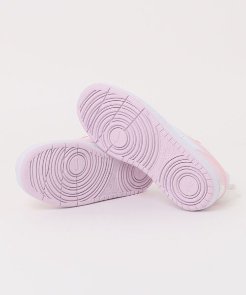 NIKE(ナイキ)の「NIKE ナイキ COURT BOROUGH LOW RECRAFT GS キッズスニーカー(コートバーロウLOWリクラフトGS)(スニーカー・キッズ・ホワイト×ピンク/ホワイト×ブラック/ホワイト×ホワイト・22.5cm/23.0cm/23.5cm/24.0cm/24.5cm/25.0cm)」の5枚目の写真