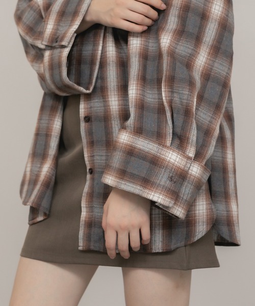 HEILIS(ヘイリス)の「ワイドスリーブフランネルシャツ/長袖 前開き チェックシャツ ブラウン ブラック 春服 秋服 冬服 レイヤード 羽織り 韓国 ノームコア シティガール カジュアル 柄(シャツ/ブラウス・レディース・ブラック/ブラウン・FREE)」の4枚目の写真