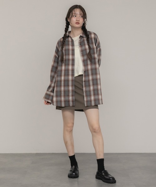 HEILIS(ヘイリス)の「ワイドスリーブフランネルシャツ/長袖 前開き チェックシャツ ブラウン ブラック 春服 秋服 冬服 レイヤード 羽織り 韓国 ノームコア シティガール カジュアル 柄(シャツ/ブラウス・レディース・ブラック/ブラウン・FREE)」の6枚目の写真