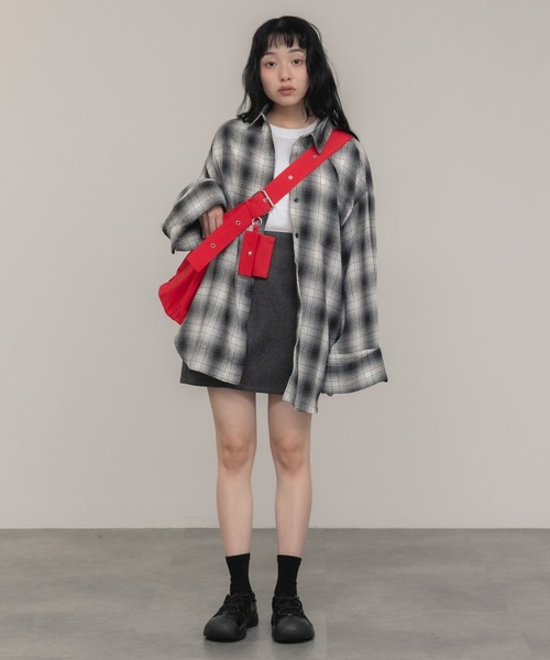 HEILIS(ヘイリス)の「ワイドスリーブフランネルシャツ/長袖 前開き チェックシャツ ブラウン ブラック 春服 秋服 冬服 レイヤード 羽織り 韓国 ノームコア シティガール カジュアル 柄(シャツ/ブラウス・レディース・ブラック/ブラウン・FREE)」の15枚目の写真