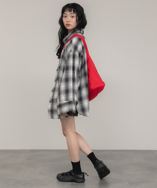 HEILIS(ヘイリス)の「ワイドスリーブフランネルシャツ/長袖 前開き チェックシャツ ブラウン ブラック 春服 秋服 冬服 レイヤード 羽織り 韓国 ノームコア シティガール カジュアル 柄(シャツ/ブラウス・レディース・ブラック/ブラウン・FREE)」の16枚目の写真