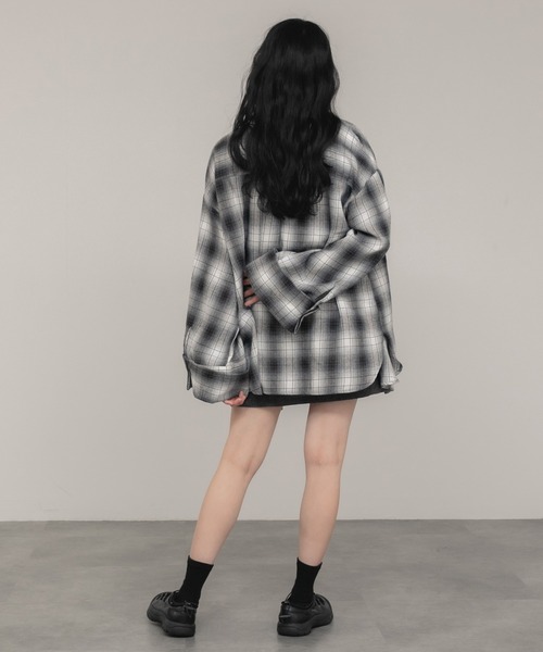 HEILIS(ヘイリス)の「ワイドスリーブフランネルシャツ/長袖 前開き チェックシャツ ブラウン ブラック 春服 秋服 冬服 レイヤード 羽織り 韓国 ノームコア シティガール カジュアル 柄(シャツ/ブラウス・レディース・ブラック/ブラウン・FREE)」の19枚目の写真