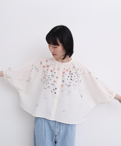 l'atelier du savon(アトリエドサボン)の「●お花スケッチ ファー刺繍ブラウス(シャツ/ブラウス・レディース・オフホワイト/ブラック/ブラウン・FREE)」の12枚目の写真