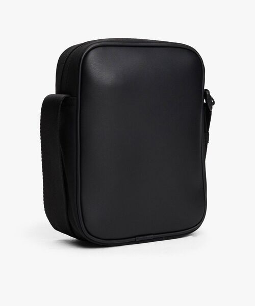 TOMMY HILFIGER（トミーヒルフィガー）の「ファンデーションミニリポーターバッグ（ボディバッグ/ウエストポーチ・メンズ・ブラック・FREE）」の2枚目の写真