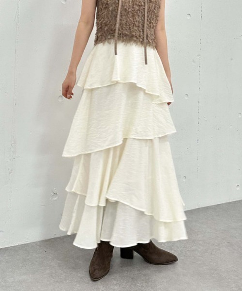 archives（アルシーヴ）の「アシメ楊柳シャイニーティアードスカート（スカート・レディース・アイボリー/ブラック/グレー・MEDIUM）」の4枚目の写真