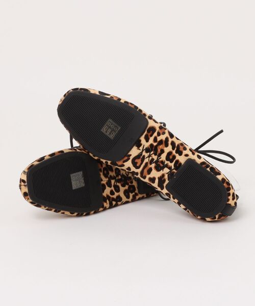 Desigual（デシグアル）の「レオパード柄 レースアップ フラットシューズ（パンプス・レディース・ブラック・41/40/39/38/37/36）」の2枚目の写真